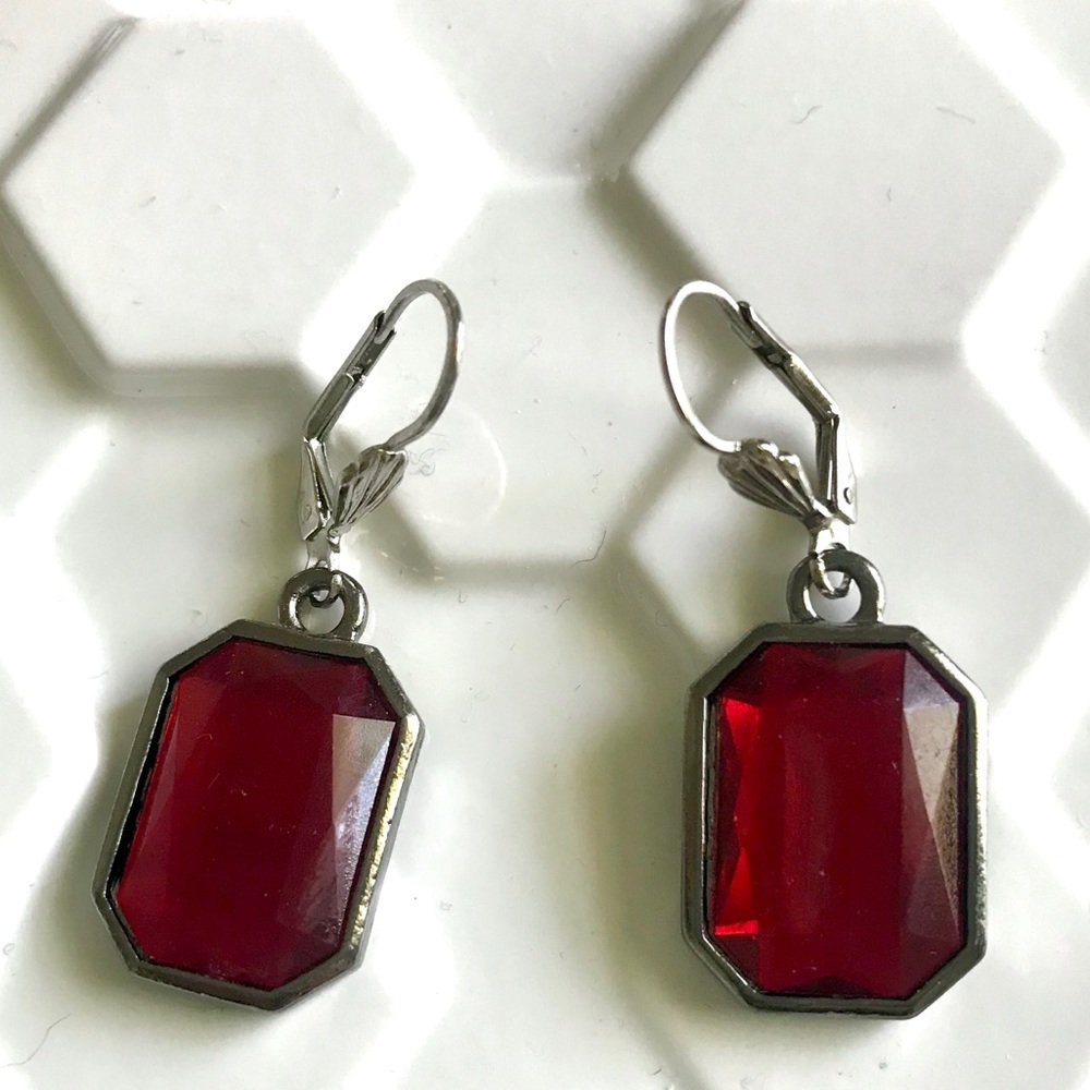 Vintage ruby red Art Deco style gunmetal drop earrings